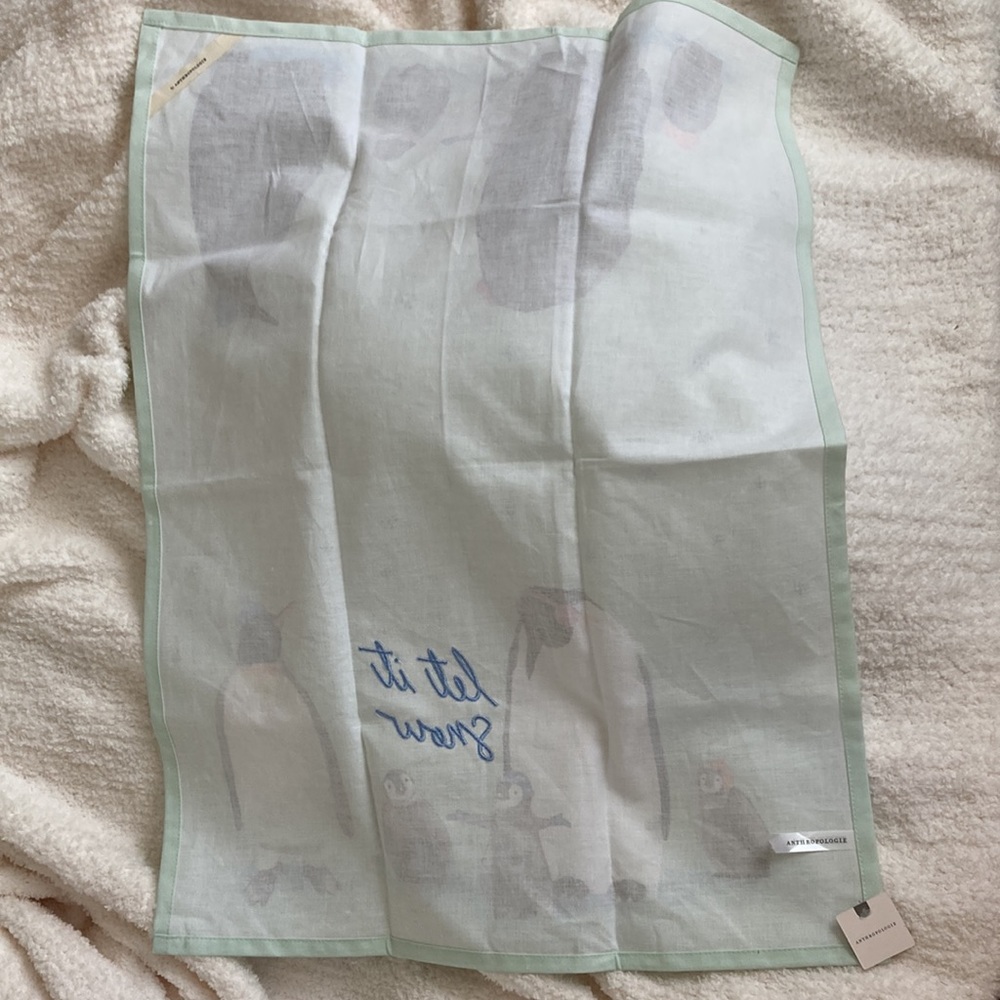 Towel from💕Anthropologie… Holiday edition.. let it snow💕 - Picture 10 of 12